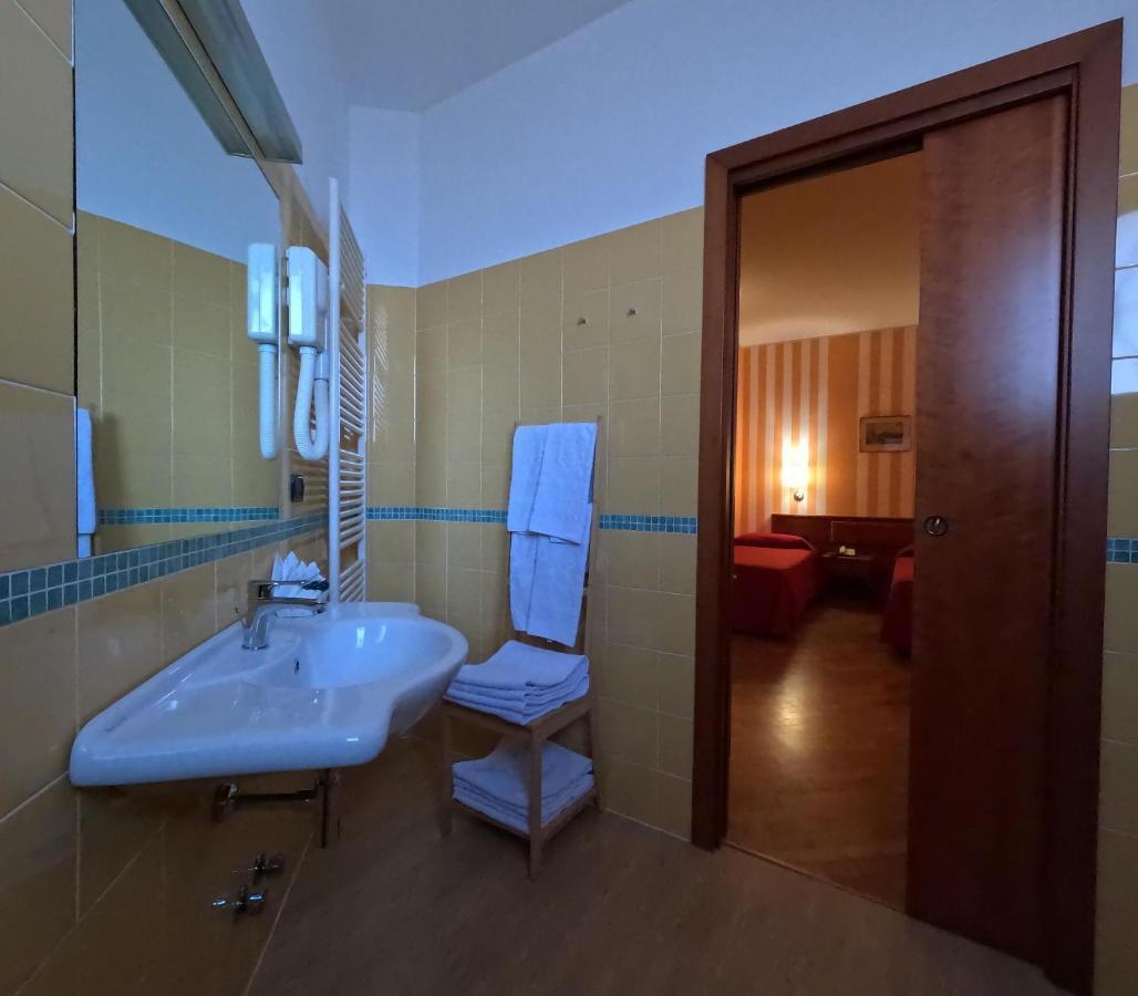 Hotel Air Bag Лоди Экстерьер фото