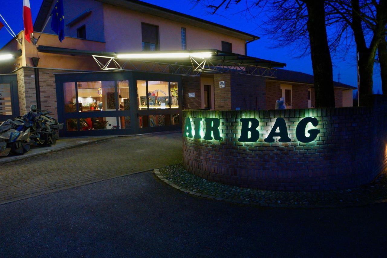 Hotel Air Bag Лоди Экстерьер фото