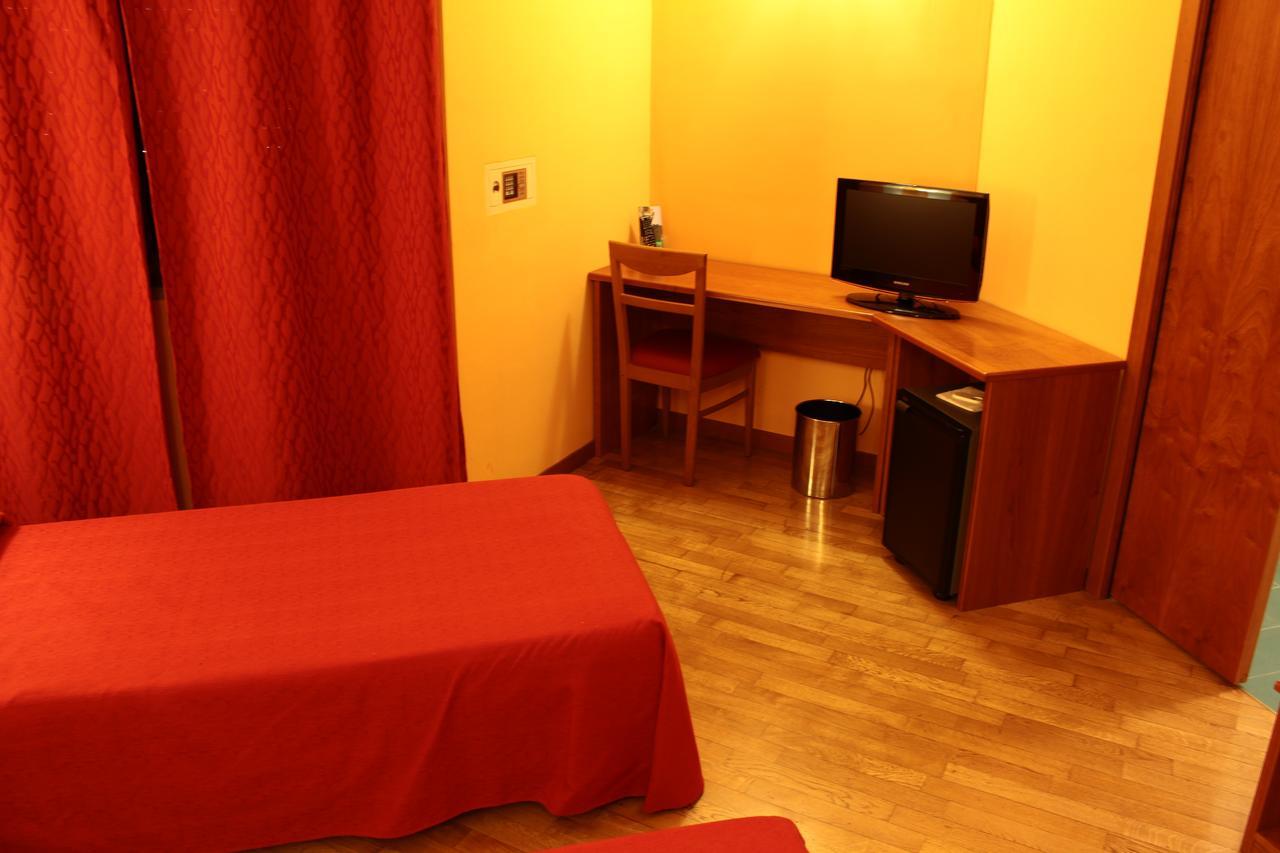 Hotel Air Bag Лоди Экстерьер фото