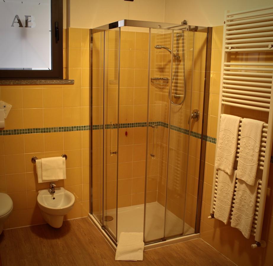 Hotel Air Bag Лоди Экстерьер фото